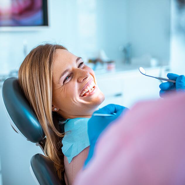 Get direct access to
a dental hygienist & therapist
